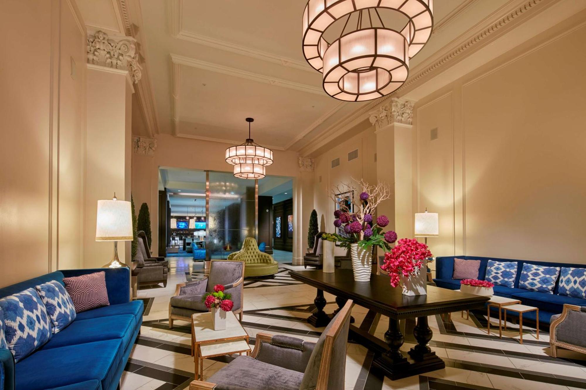 Hotel Embassy Downtown